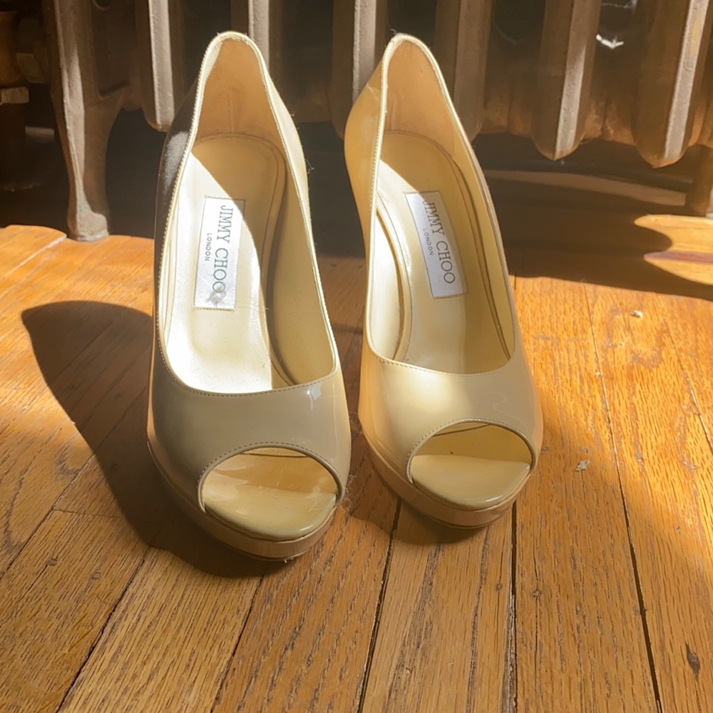 Jimmy Choo nude size 38/7.5 peep Toe Heels